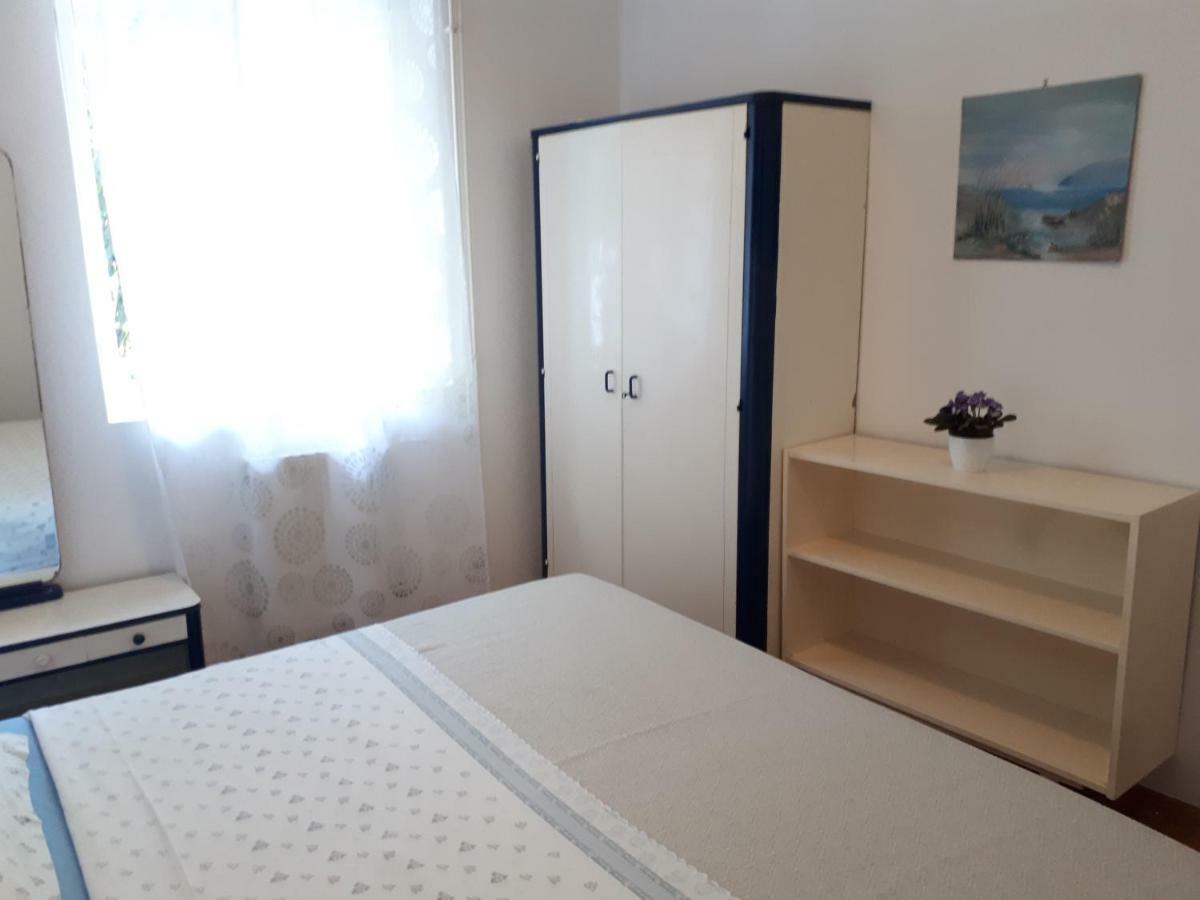 Apartmani Matas Petrčane Exterior foto