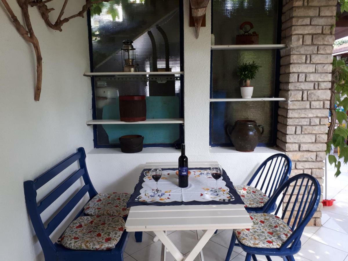 Apartmani Matas Petrčane Exterior foto