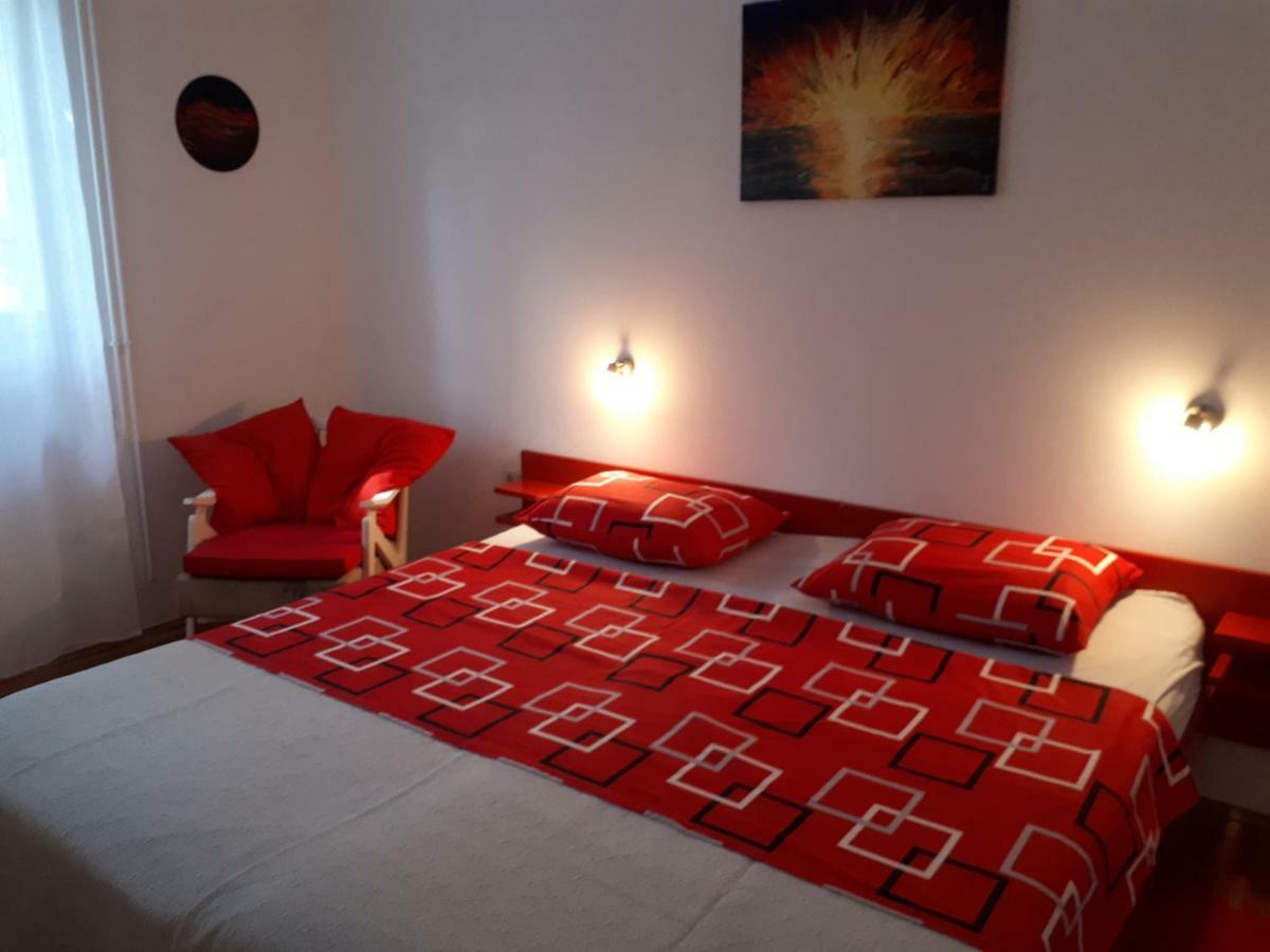 Apartmani Matas Petrčane Exterior foto