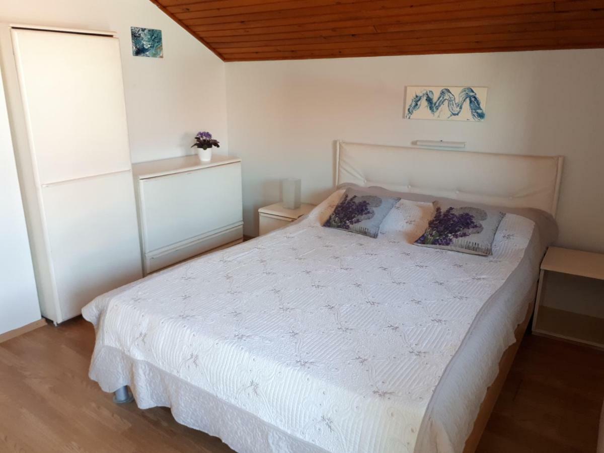 Apartmani Matas Petrčane Exterior foto